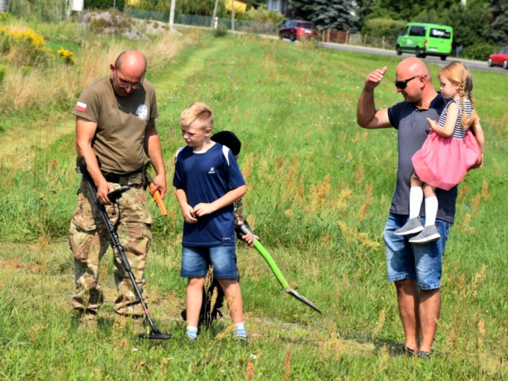 Do Koprzywnicy zjechali... poszukiwacze skarbów [zdjęcia]