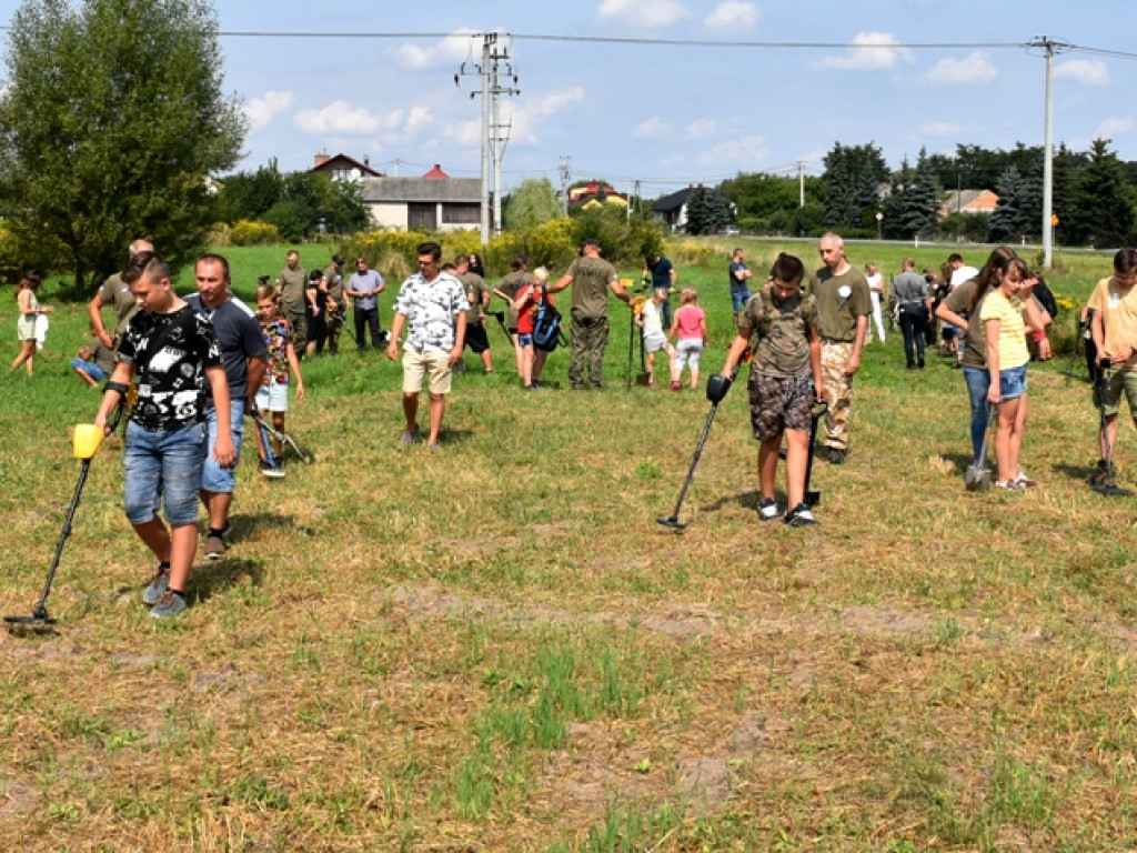 Do Koprzywnicy zjechali... poszukiwacze skarbów [zdjęcia]