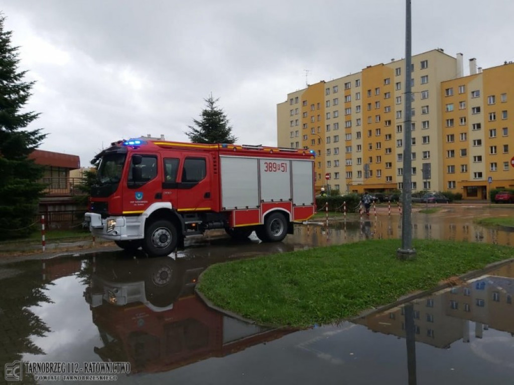 75 strażaków walczyło ze skutkami ulewy w Tarnobrzegu [zdjęcia]