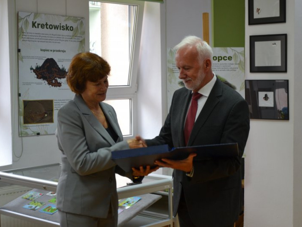 Zmiana warty w tarnobrzeskiej Miejskiej Bibliotece Publicznej [zdjęcia]