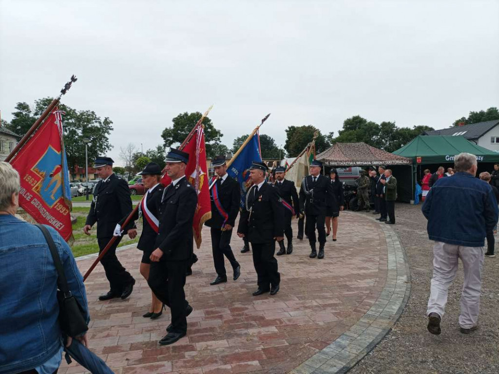 Święto plonów powiatu sandomierskiego w Łoniowie [zdjęcia]