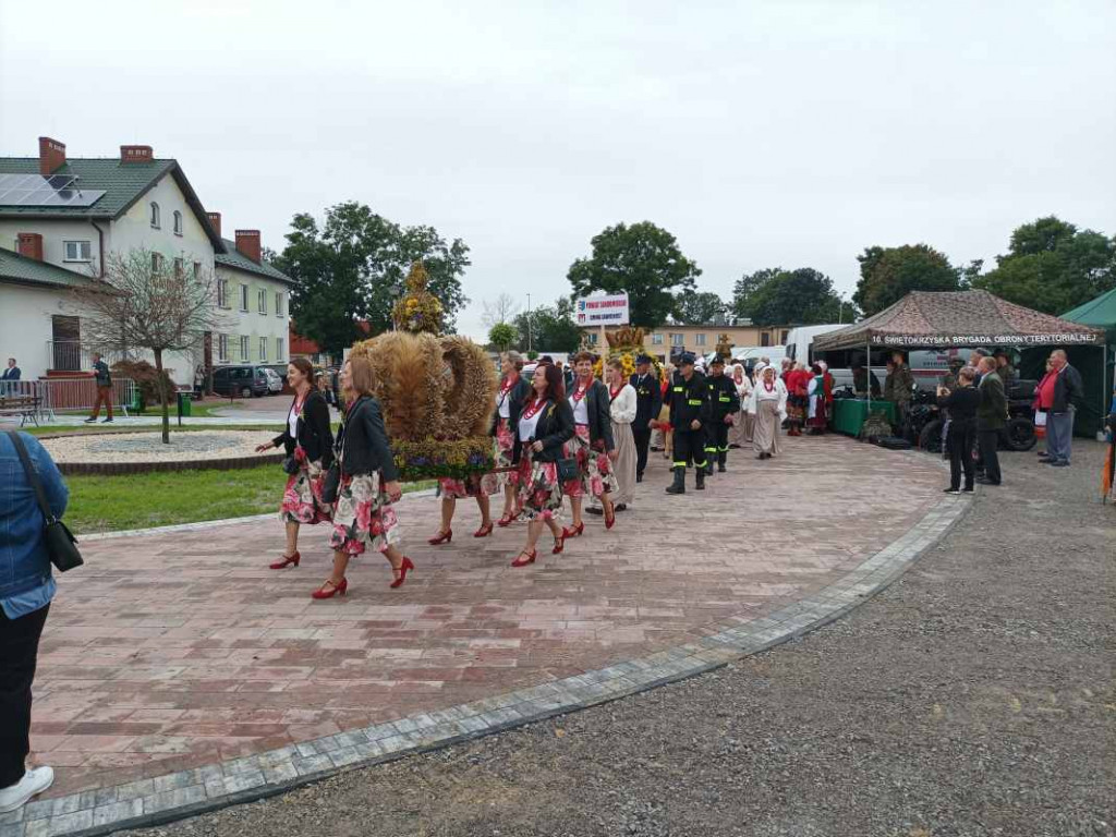 Święto plonów powiatu sandomierskiego w Łoniowie [zdjęcia]