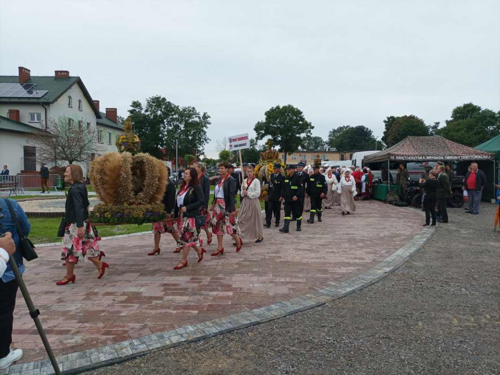 Święto plonów powiatu sandomierskiego w Łoniowie [zdjęcia]