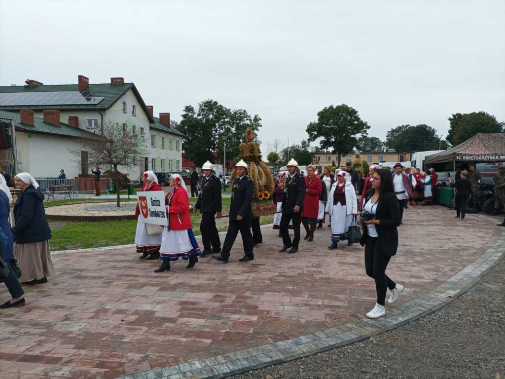 Święto plonów powiatu sandomierskiego w Łoniowie [zdjęcia]