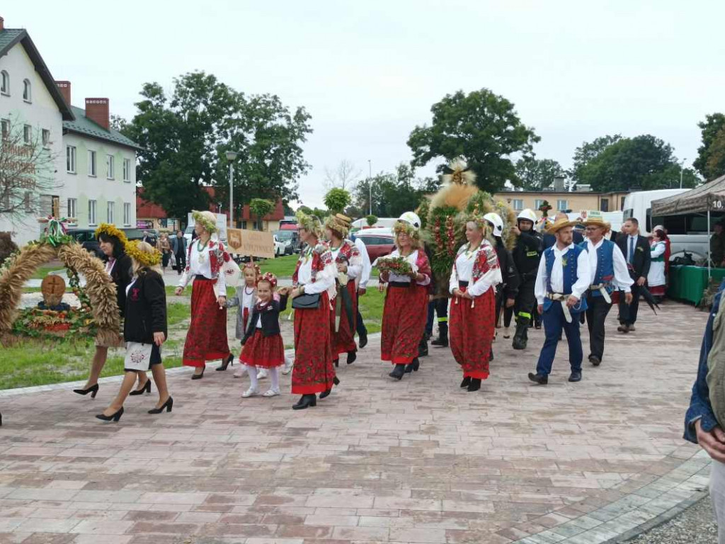 Święto plonów powiatu sandomierskiego w Łoniowie [zdjęcia]