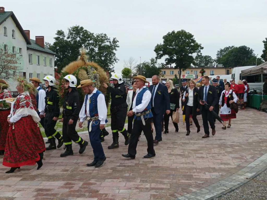 Święto plonów powiatu sandomierskiego w Łoniowie [zdjęcia]