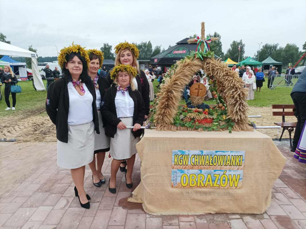 Święto plonów powiatu sandomierskiego w Łoniowie [zdjęcia]