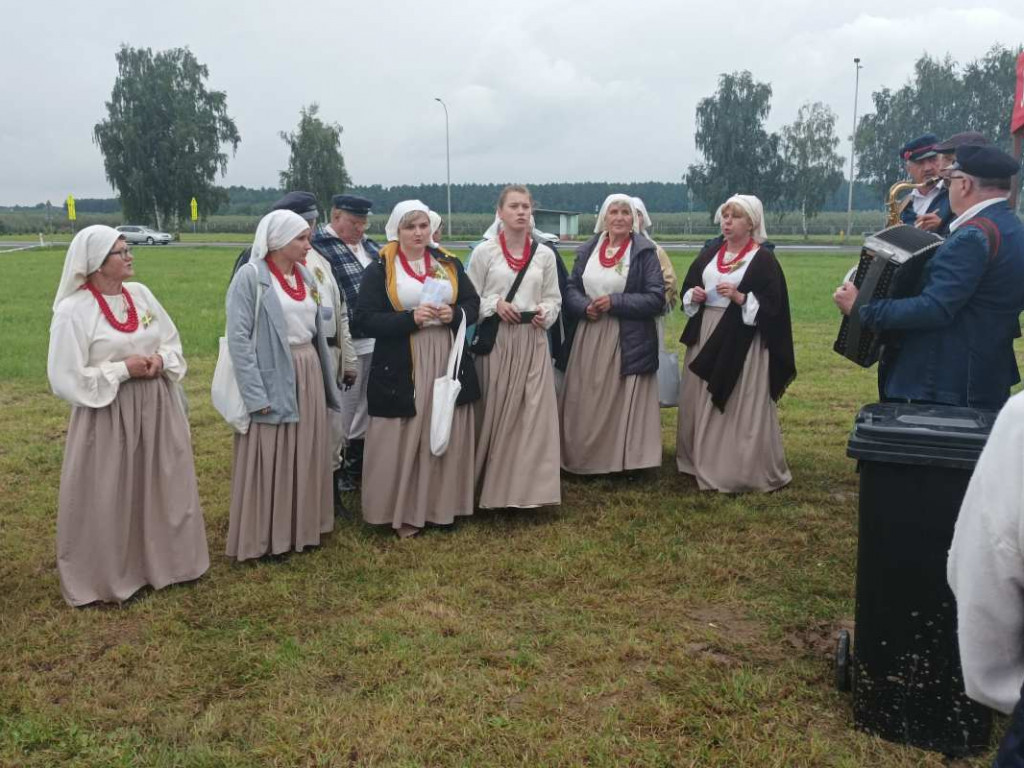Święto plonów powiatu sandomierskiego w Łoniowie [zdjęcia]
