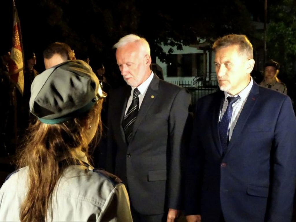 W Tarnobrzegu upamiętniono rocznicę wybuchu II wojny światowej [zdjęcia]