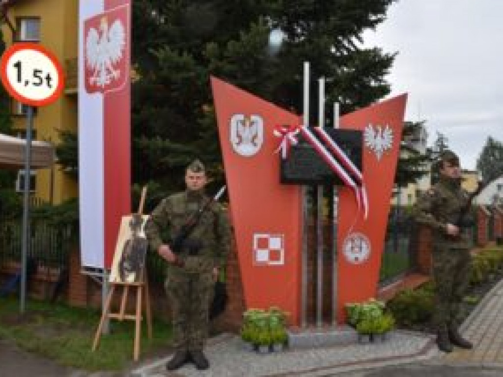 Sandomierzanie upamiętnili porucznika pilota Michała Brzeskiego [zdjęcia]