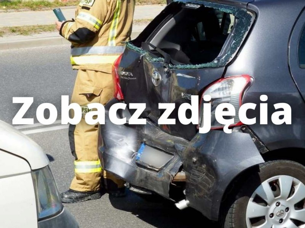 Wypadek w Tarnobrzegu, dwie osoby poszkodowane [zdjęcia]