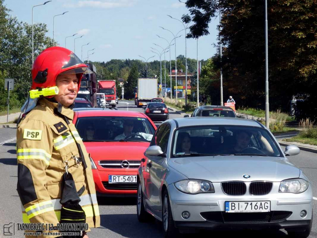 Wypadek w Tarnobrzegu, dwie osoby poszkodowane [zdjęcia]