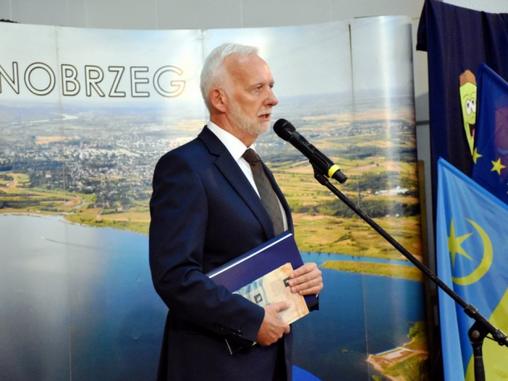 Tarnobrzeg. W Szkole Podstawowej nr 10 będą kształcić przyszłych mistrzów tenisa stołowego [zdjęcia]]