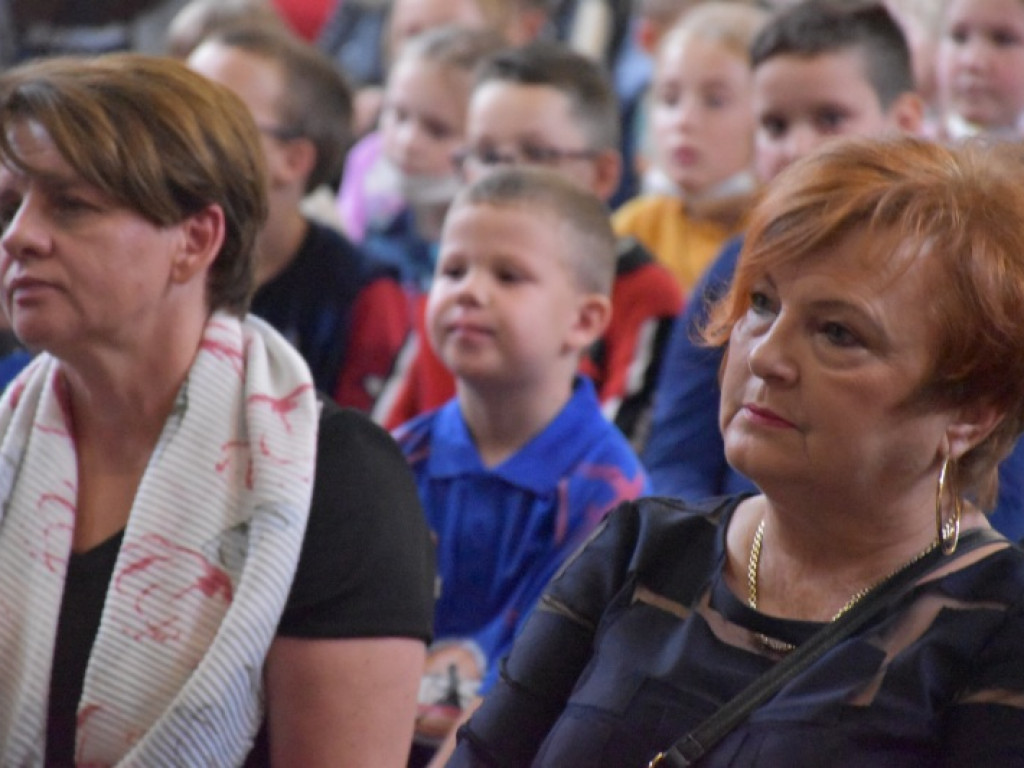 Tarnobrzeg. W Szkole Podstawowej nr 10 będą kształcić przyszłych mistrzów tenisa stołowego [zdjęcia]]