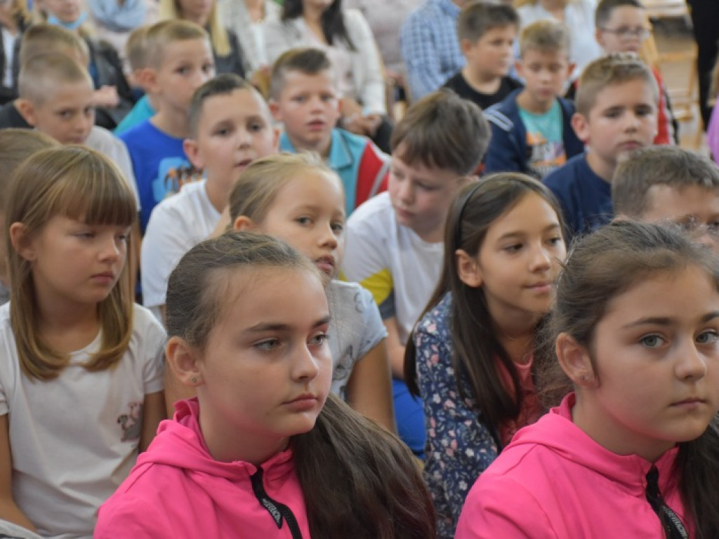 Tarnobrzeg. W Szkole Podstawowej nr 10 będą kształcić przyszłych mistrzów tenisa stołowego [zdjęcia]]