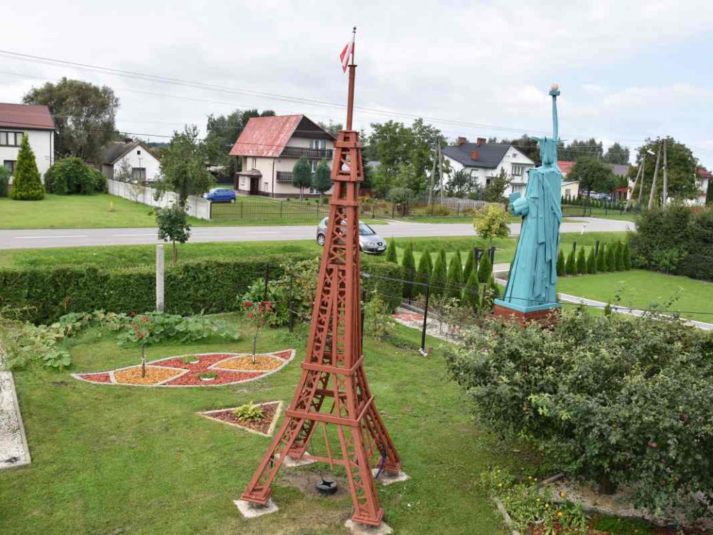 Gm. Nowa Dęba. Wybudował przed swoim domem Statuę Wolności [W najnowszym numerze][zdjęcia]