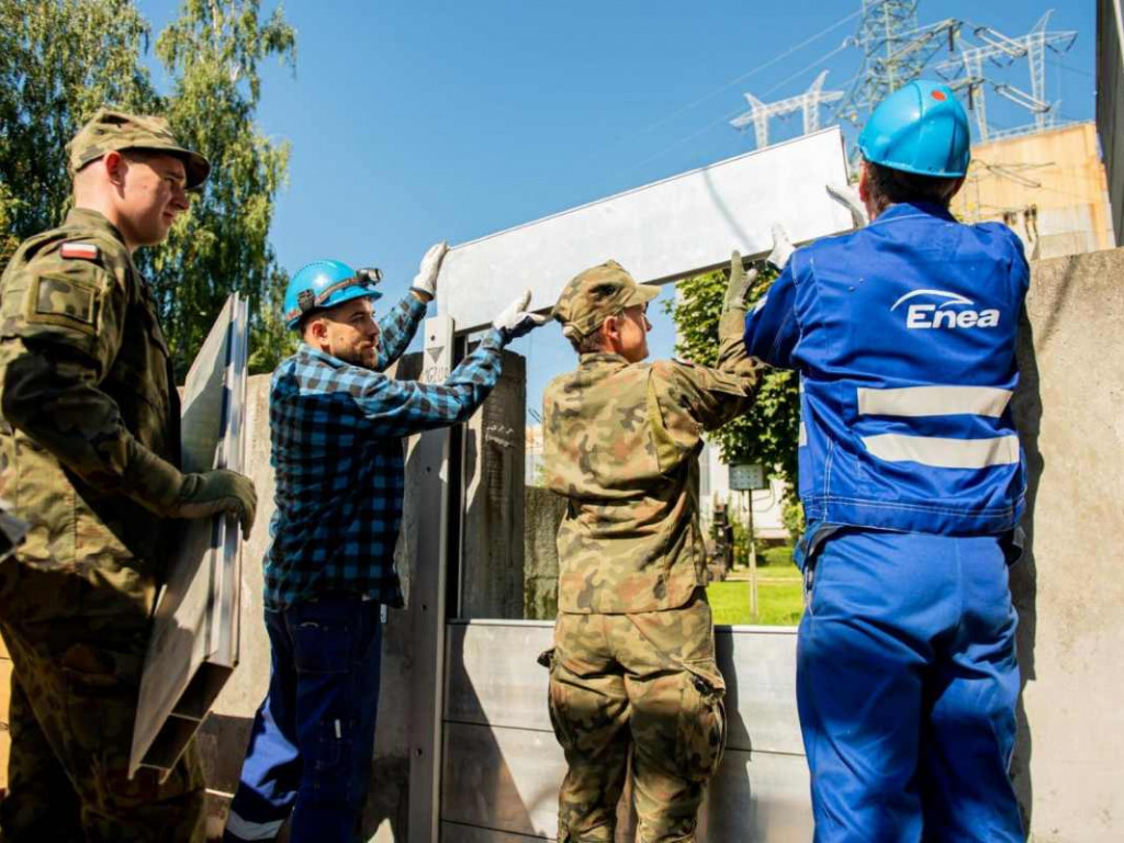 Wielkie ćwiczenia w elektrowni. Wojsko, straż i policja w akcji [zdjęcia]