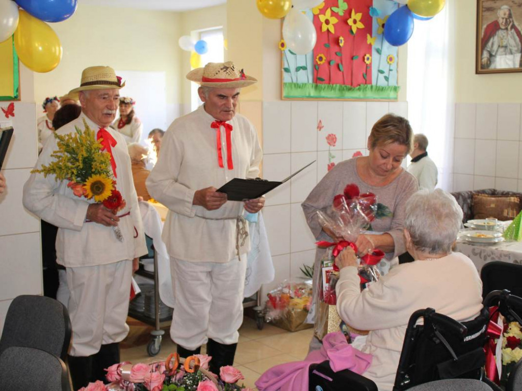 Pani Marianna z Tarnobrzega obchodziła setne urodziny [zdjęcia]