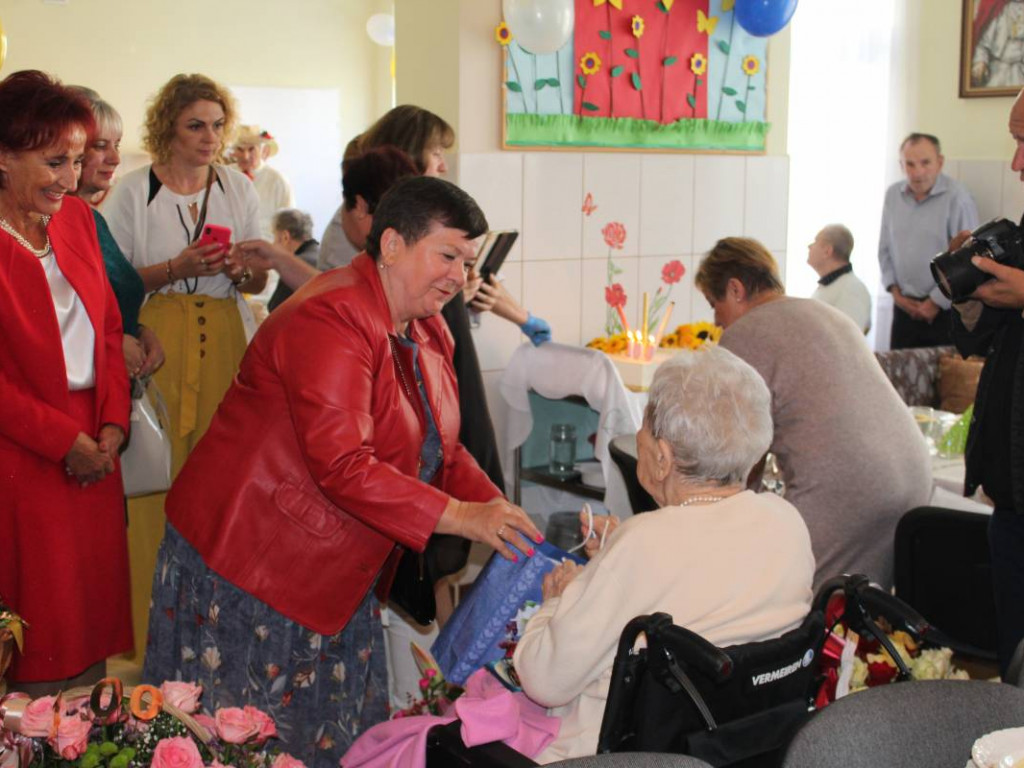 Pani Marianna z Tarnobrzega obchodziła setne urodziny [zdjęcia]