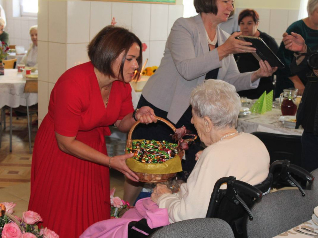 Pani Marianna z Tarnobrzega obchodziła setne urodziny [zdjęcia]