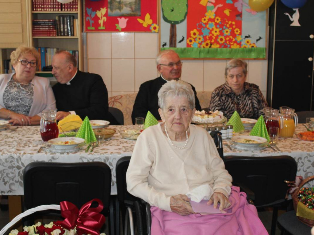 Pani Marianna z Tarnobrzega obchodziła setne urodziny [zdjęcia]