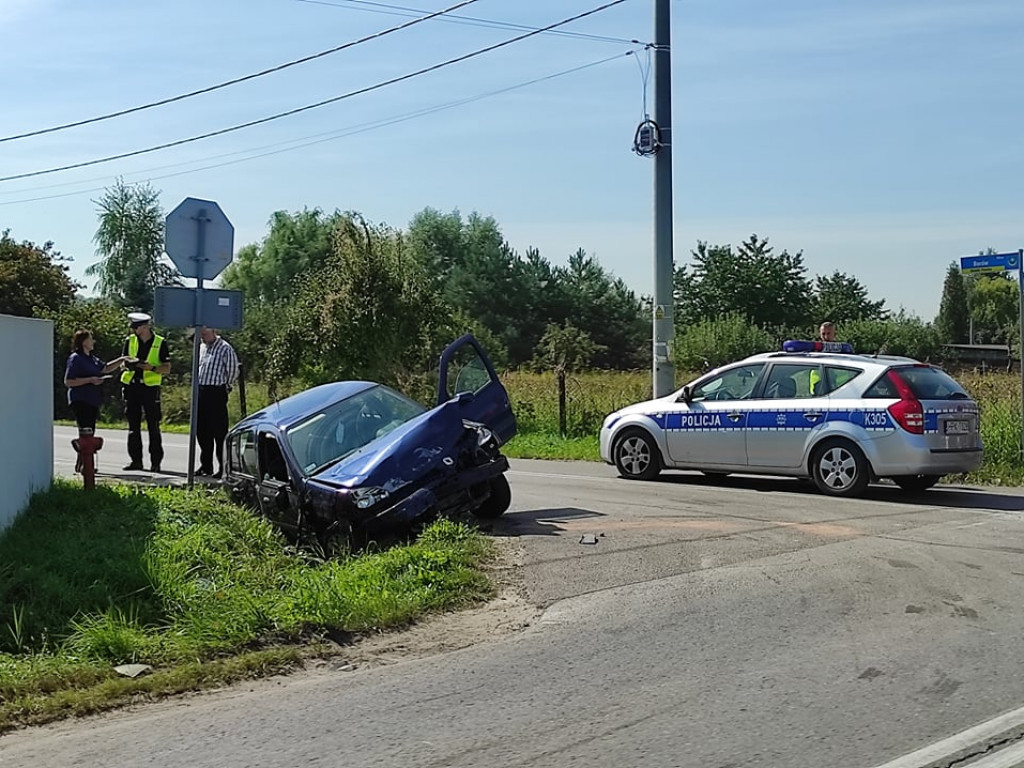 Tarnobrzeg. Zderzenie na ul. Litewskiej. Dwie osoby w szpitalu