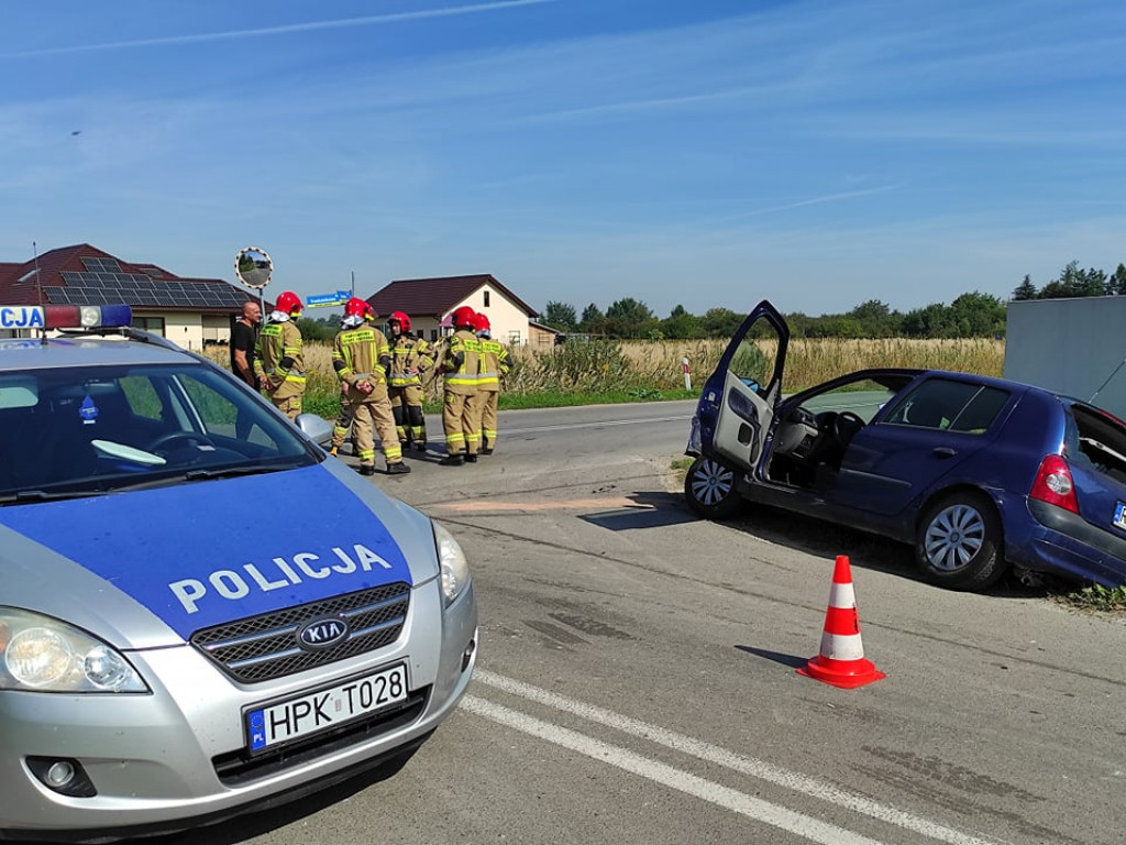 Tarnobrzeg. Zderzenie na ul. Litewskiej. Dwie osoby w szpitalu