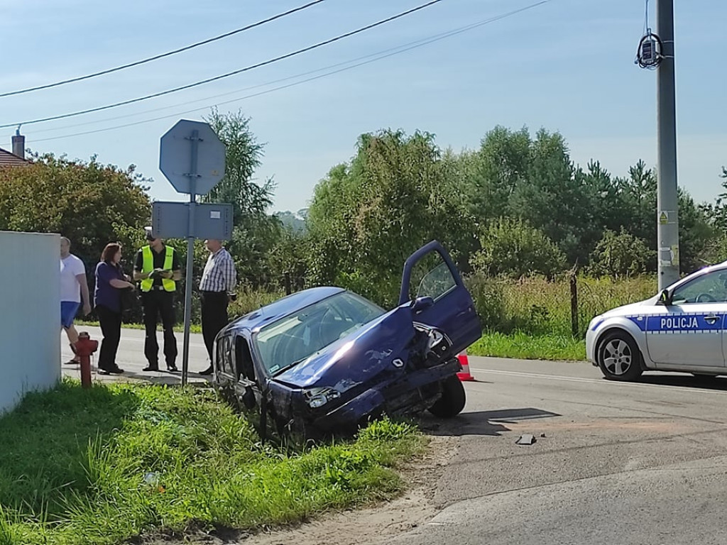 Tarnobrzeg. Zderzenie na ul. Litewskiej. Dwie osoby w szpitalu