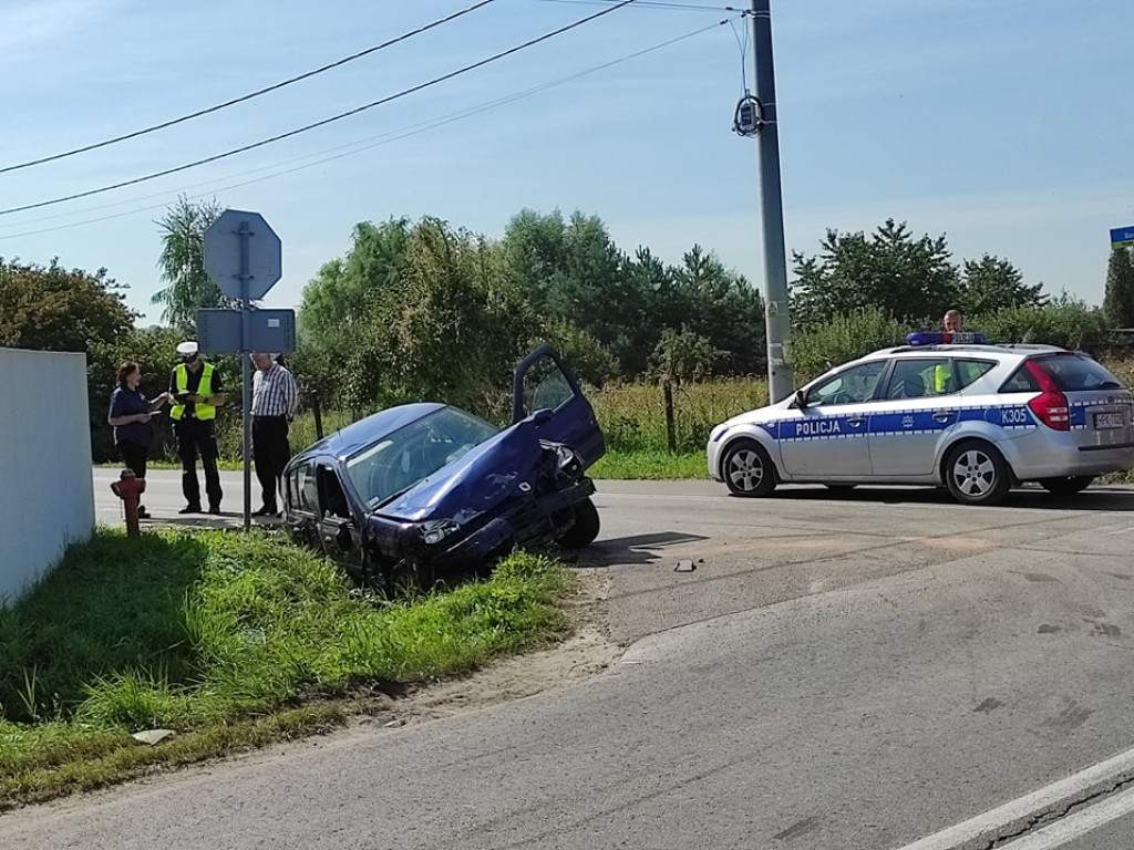 Tarnobrzeg. Zderzenie na ul. Litewskiej. Dwie osoby w szpitalu