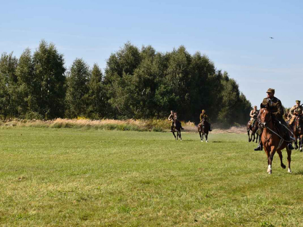 Aktorka Małgorzata Potocka była gościem inscenizacji historycznej poświęconej majorowi Hubalowi [dużo zdjęć]