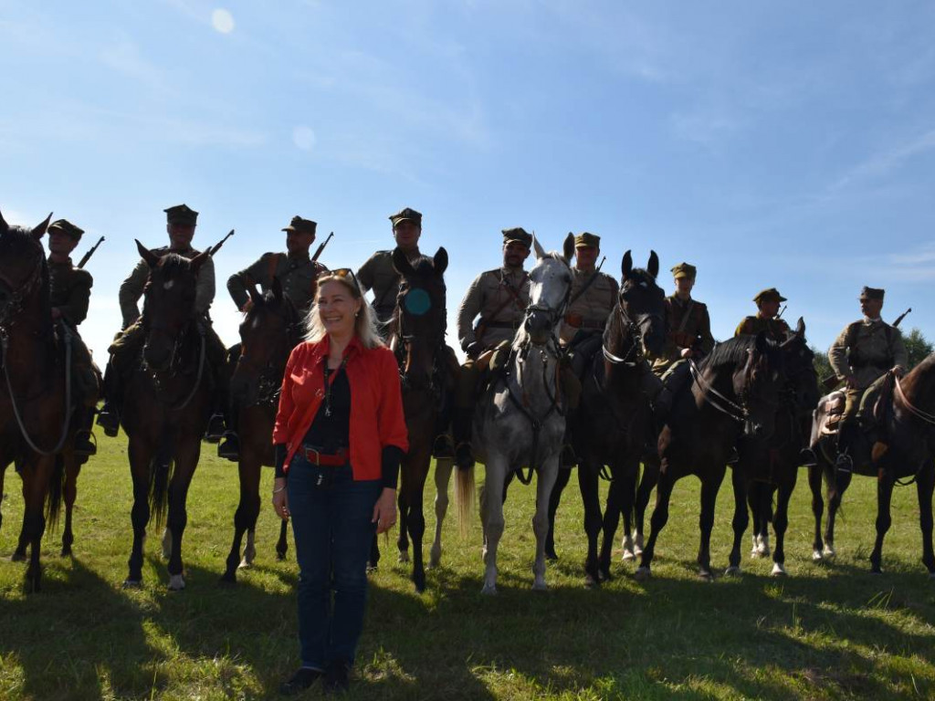 Aktorka Małgorzata Potocka była gościem inscenizacji historycznej poświęconej majorowi Hubalowi [dużo zdjęć]