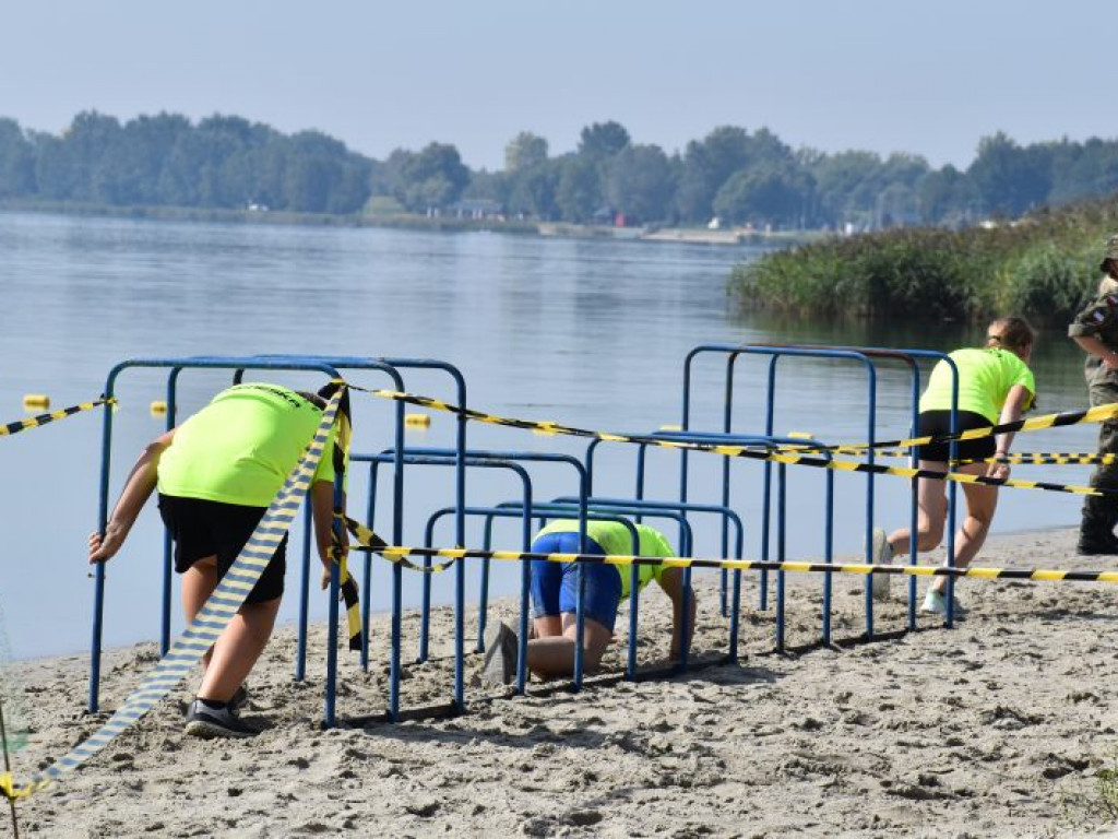 Run fit Kids w Tarnobrzegu. Mali zawodnicy w szaleńczym biegu z przeszkodami [zdjęcia]