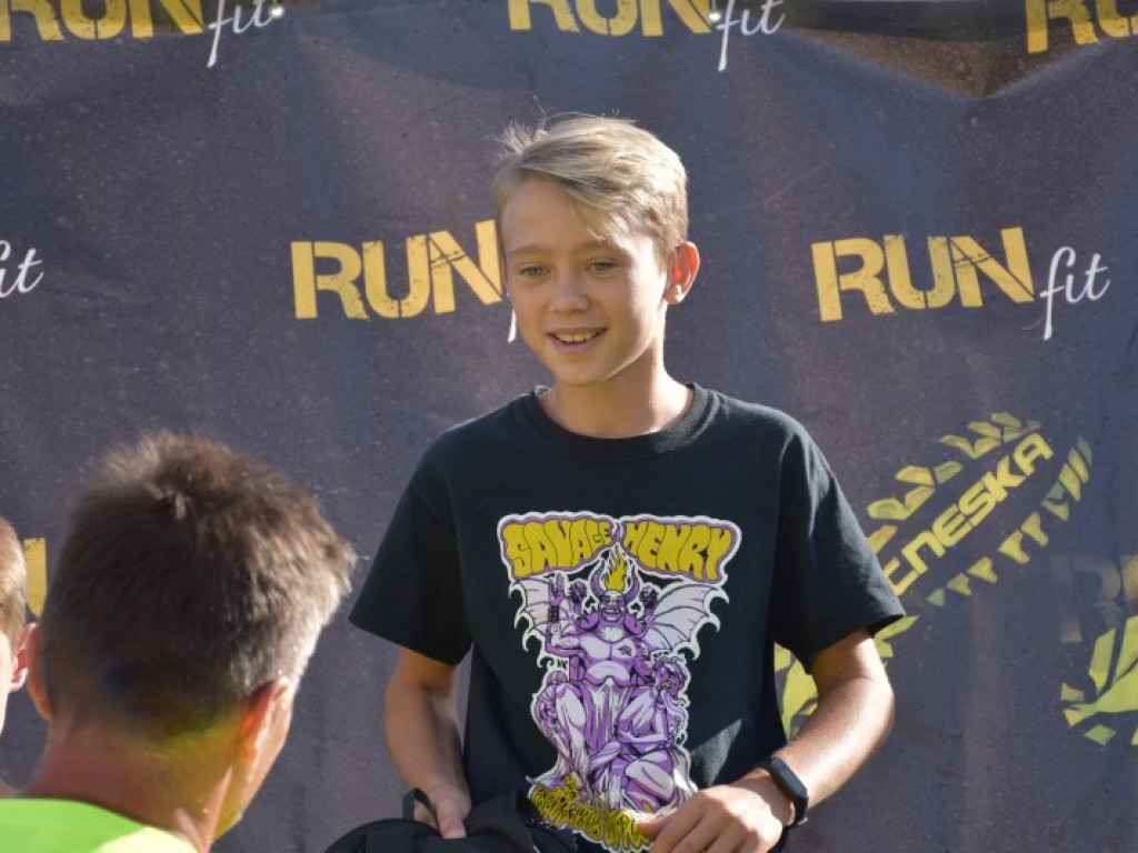 Run fit Kids w Tarnobrzegu. Mali zawodnicy w szaleńczym biegu z przeszkodami [zdjęcia]