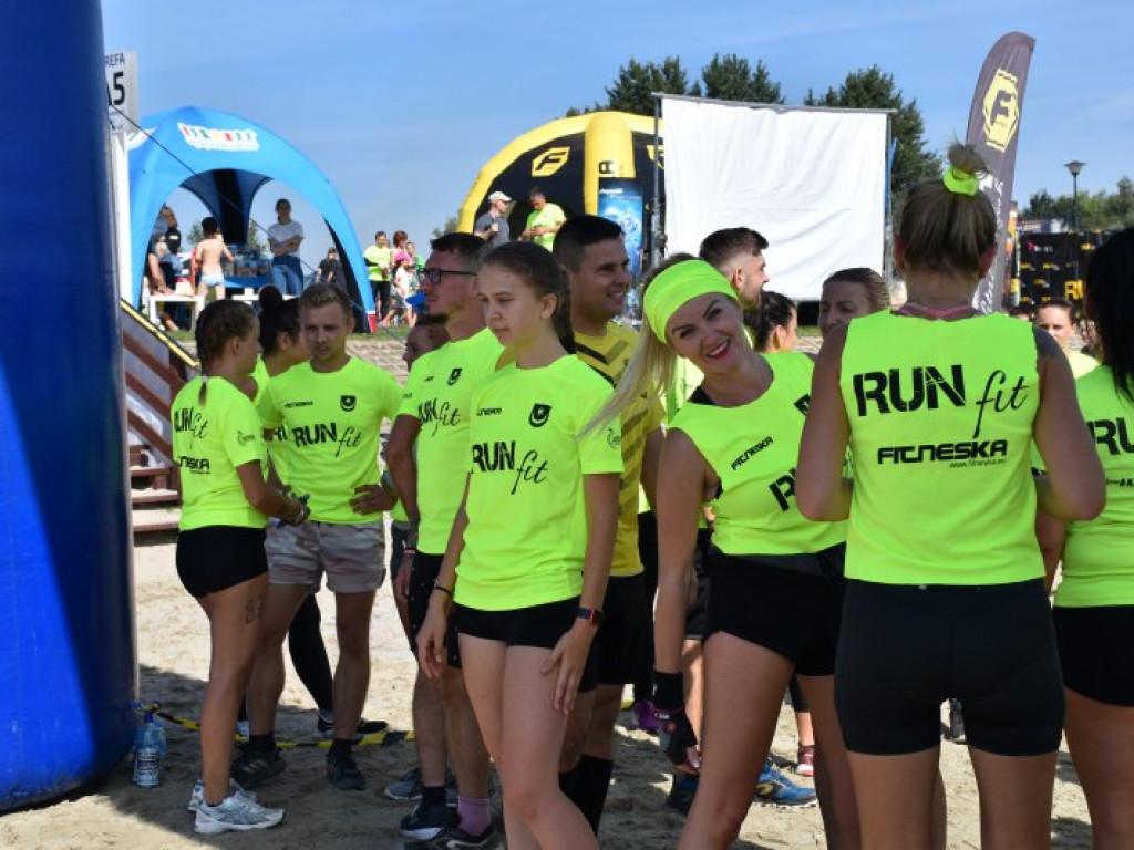 Run fit Elite w Tarnobrzegu. Przez piasek, błoto, wodę i zasieki  [zdjęcia]