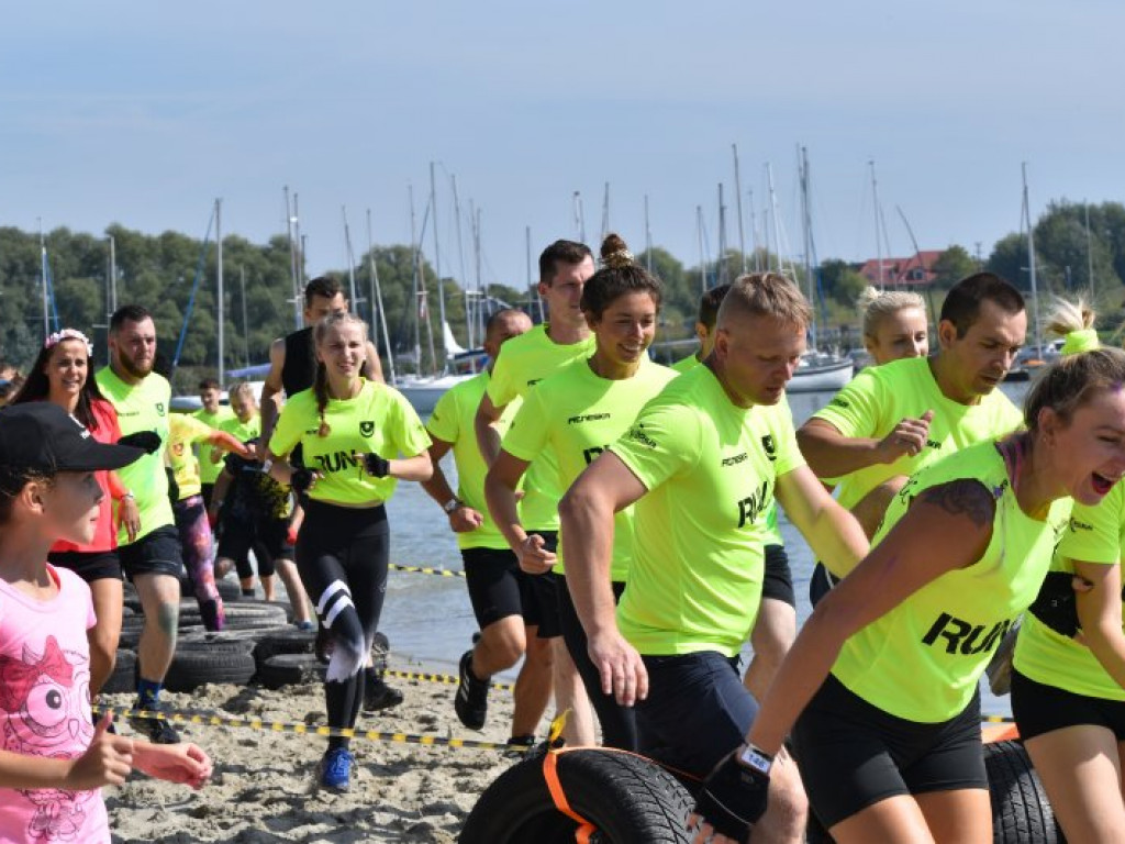 Run fit Elite w Tarnobrzegu. Przez piasek, błoto, wodę i zasieki  [zdjęcia]