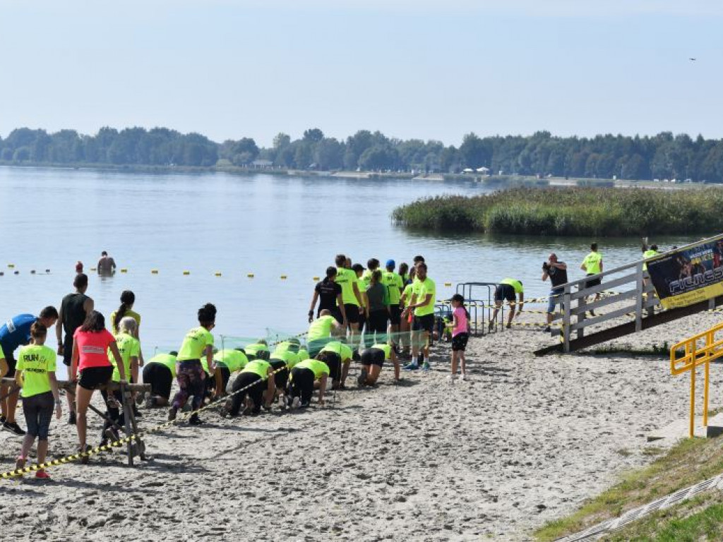 Run fit Elite w Tarnobrzegu. Przez piasek, błoto, wodę i zasieki  [zdjęcia]