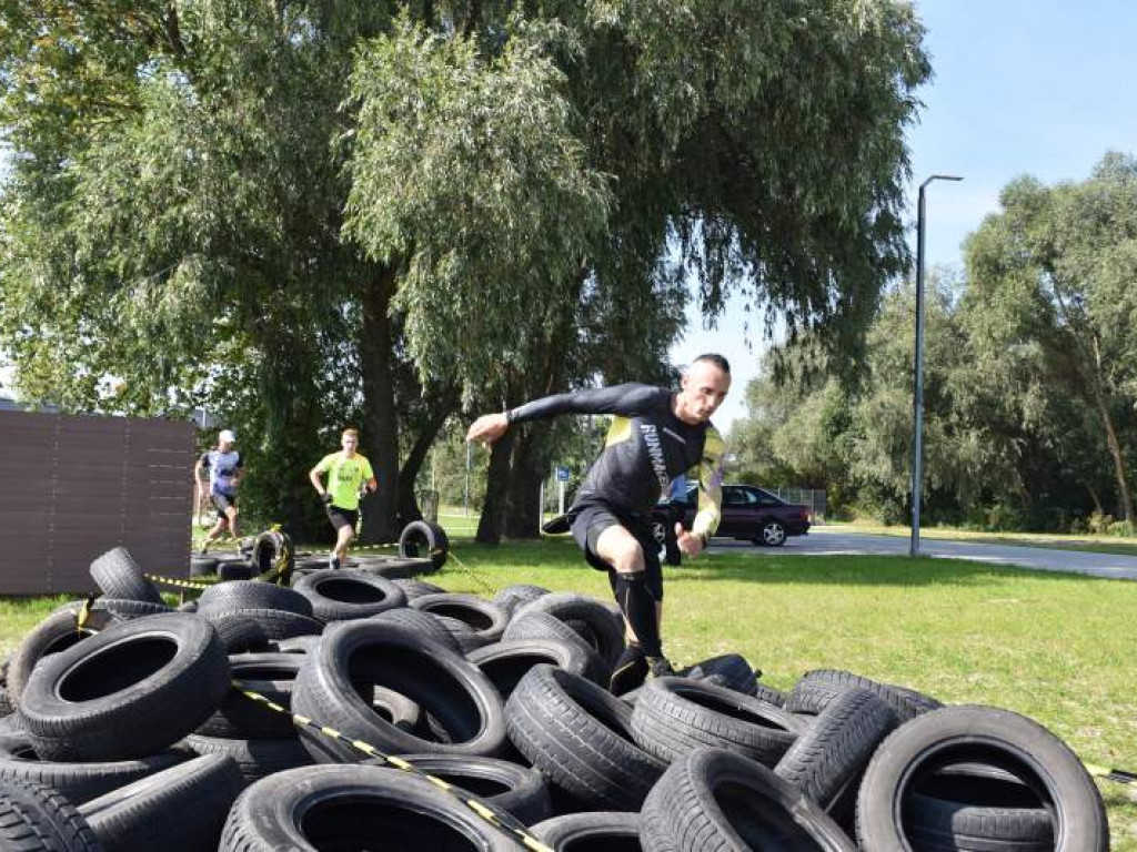 Run fit Elite w Tarnobrzegu. Przez piasek, błoto, wodę i zasieki  [zdjęcia]