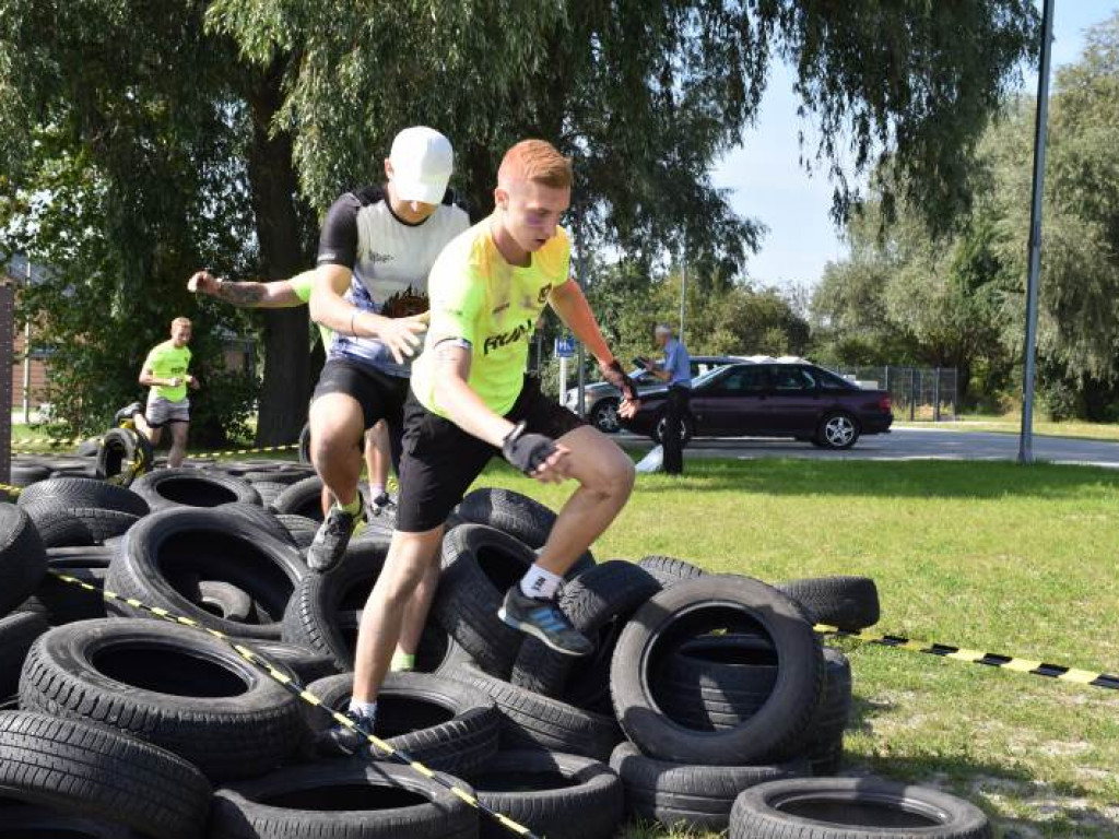 Run fit Elite w Tarnobrzegu. Przez piasek, błoto, wodę i zasieki  [zdjęcia]