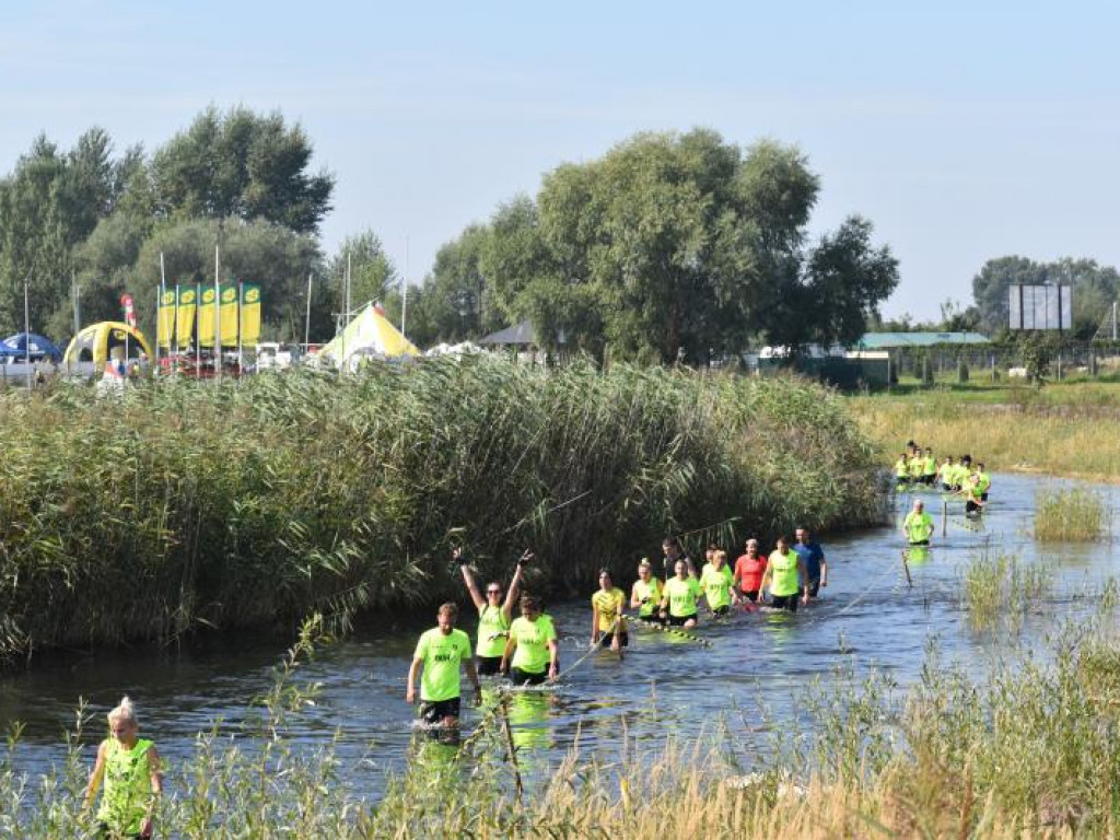 Run fit Elite w Tarnobrzegu. Przez piasek, błoto, wodę i zasieki  [zdjęcia]