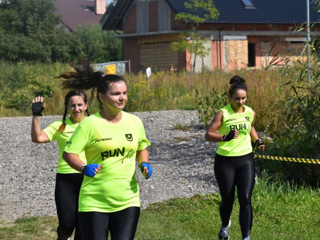 Run fit Elite w Tarnobrzegu. Przez piasek, błoto, wodę i zasieki  [zdjęcia]