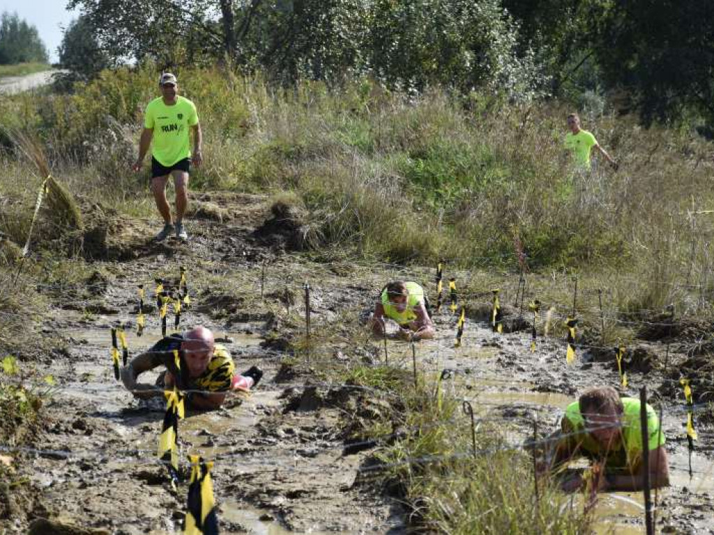 Run fit Elite w Tarnobrzegu. Przez piasek, błoto, wodę i zasieki  [zdjęcia]