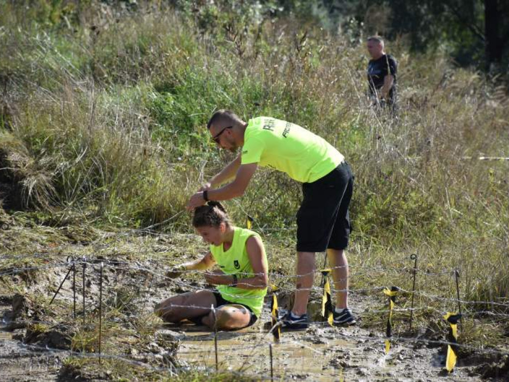 Run fit Elite w Tarnobrzegu. Przez piasek, błoto, wodę i zasieki  [zdjęcia]