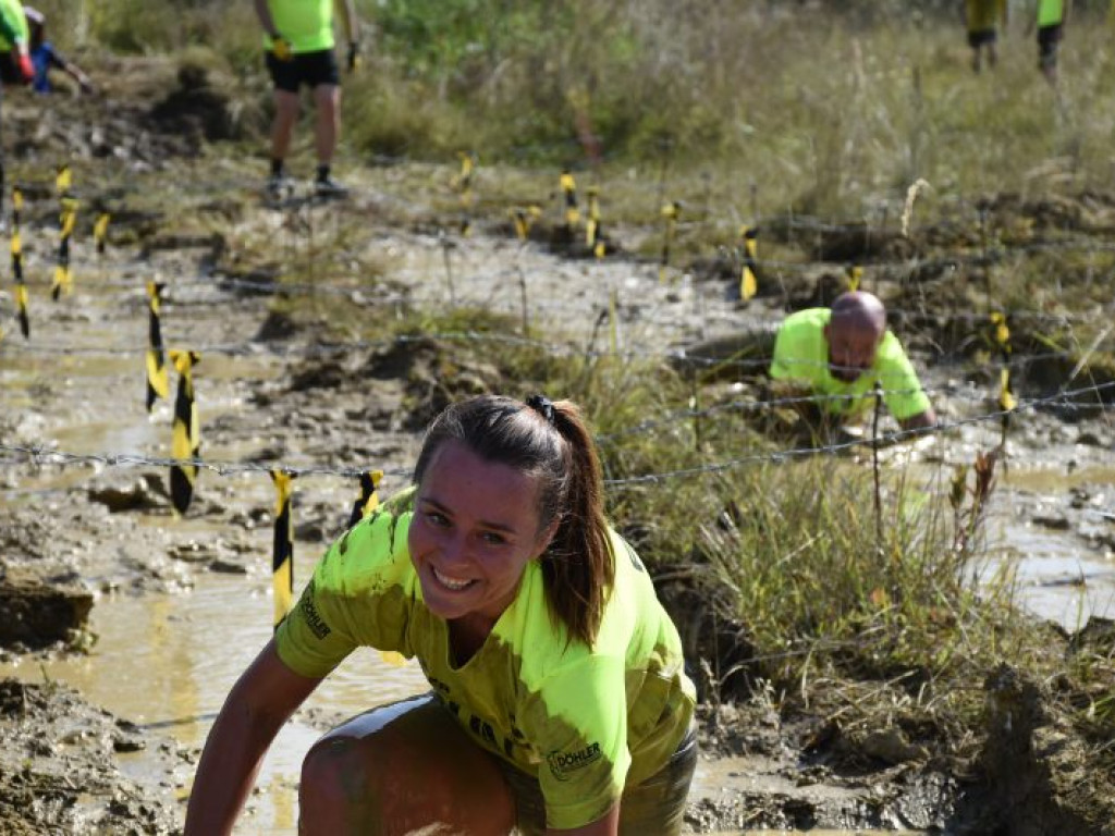 Run fit Elite w Tarnobrzegu. Przez piasek, błoto, wodę i zasieki  [zdjęcia]