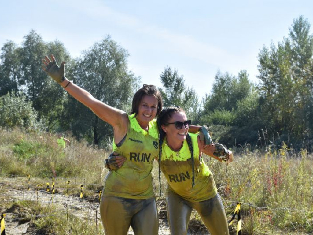 Run fit Elite w Tarnobrzegu. Przez piasek, błoto, wodę i zasieki  [zdjęcia]