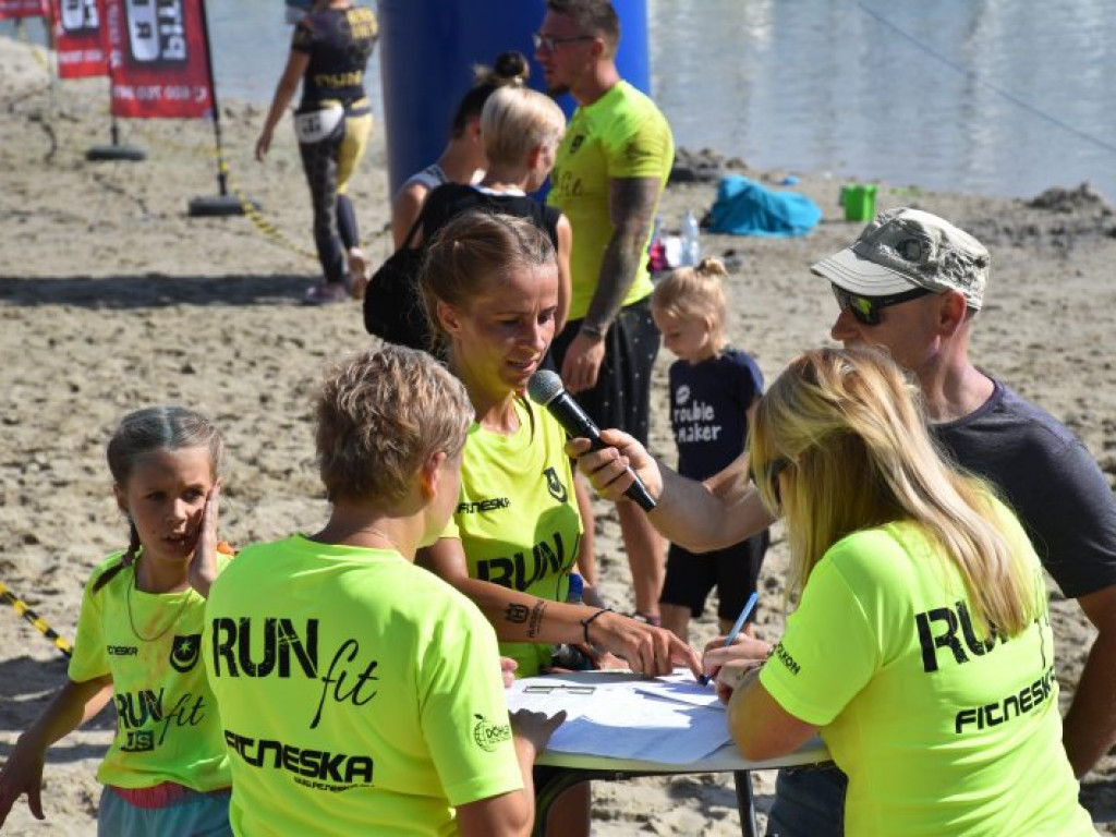 Run fit Elite w Tarnobrzegu. Przez piasek, błoto, wodę i zasieki  [zdjęcia]