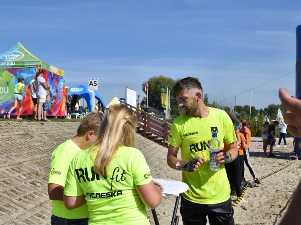 Run fit Elite w Tarnobrzegu. Przez piasek, błoto, wodę i zasieki  [zdjęcia]