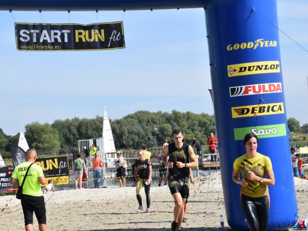 Run fit Elite w Tarnobrzegu. Przez piasek, błoto, wodę i zasieki  [zdjęcia]