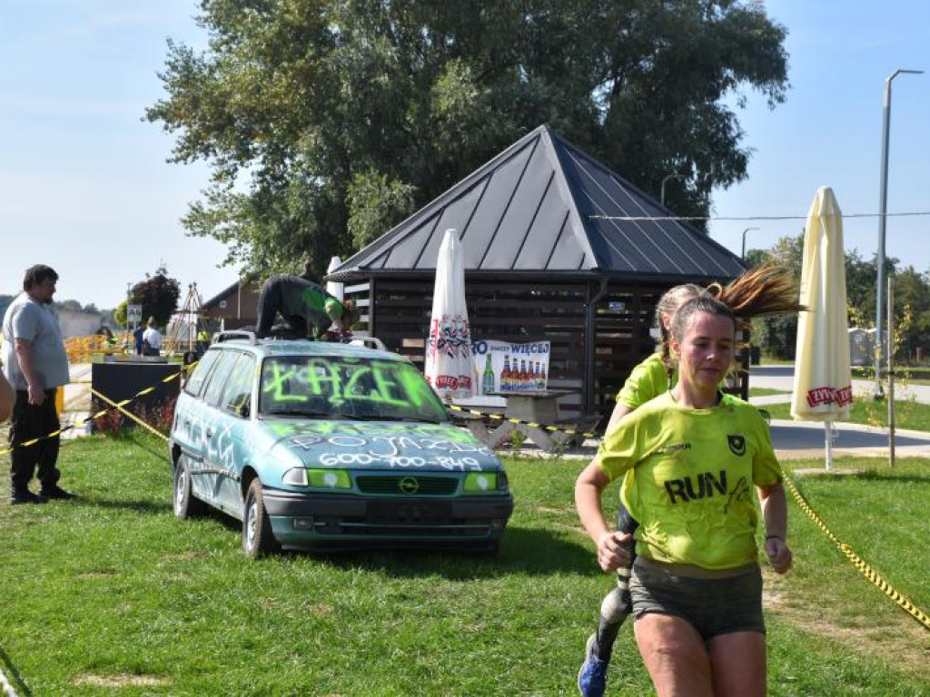 Run fit Elite w Tarnobrzegu. Przez piasek, błoto, wodę i zasieki  [zdjęcia]