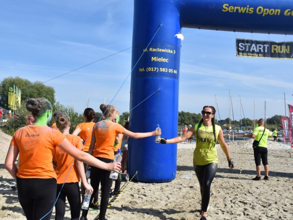 Run fit Elite w Tarnobrzegu. Przez piasek, błoto, wodę i zasieki  [zdjęcia]