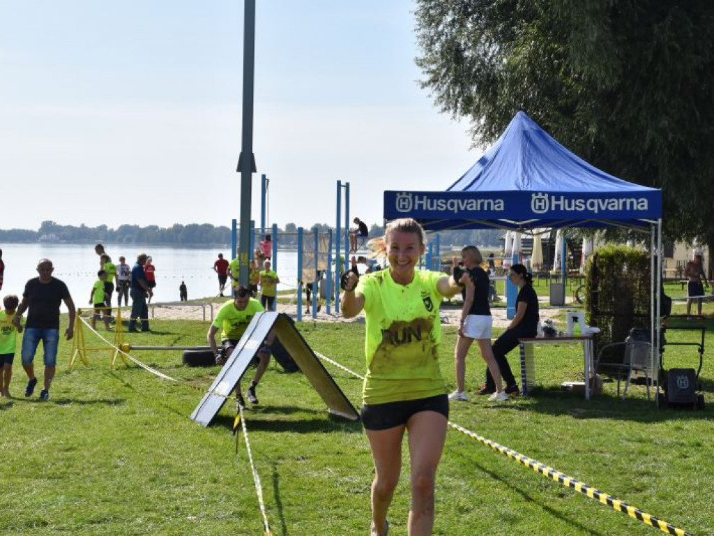 Run fit Elite w Tarnobrzegu. Przez piasek, błoto, wodę i zasieki  [zdjęcia]
